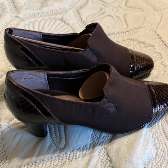 (#128) NWT ladies black dress shoes by Mark & Lemp/Walking Cradles. 6 1/2 med - Picture 11 of 13